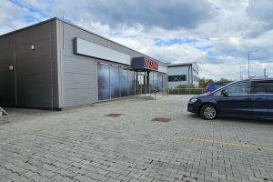 Pronájem komerčního objektu Obchodní prostory, 450 m²